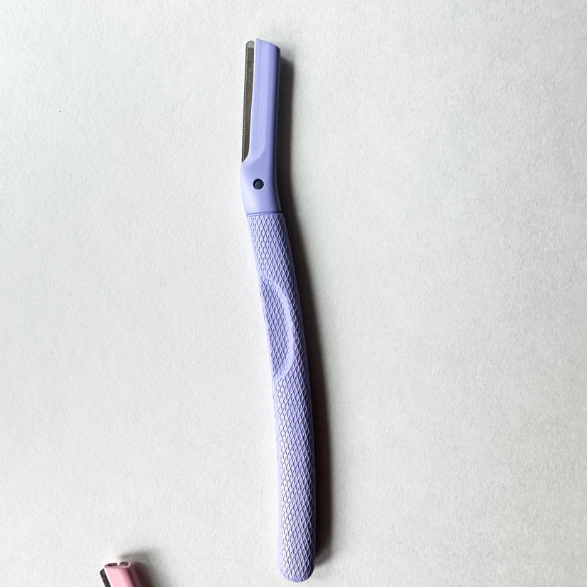 REUSABLE METAL EYEBROW RAZOR